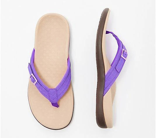 THONG SANDALS WITH BUCKLE DETAIL