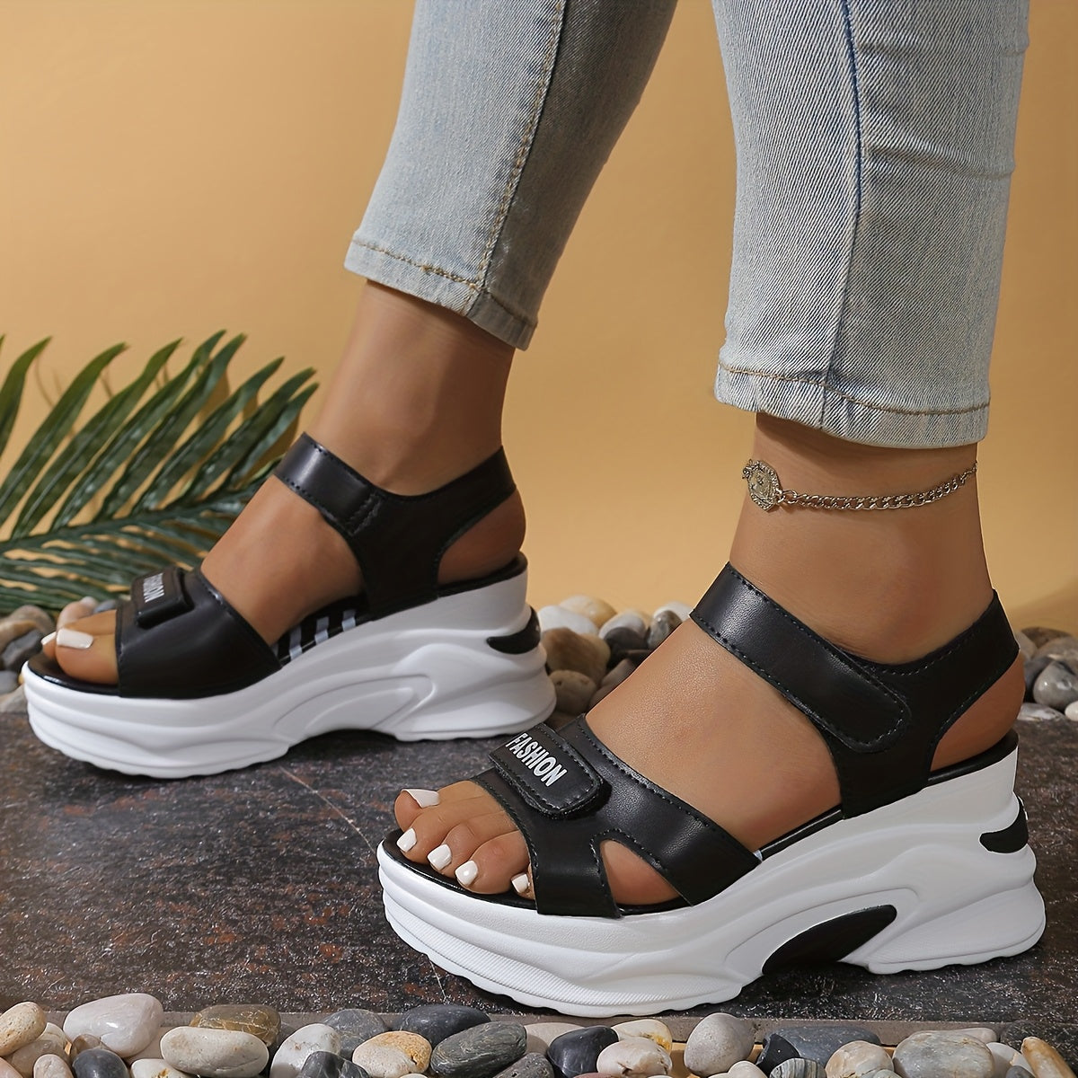 Summer New Casual Outdoor Fashionable Versatile Thick-Soled Wedge Beach Shoes