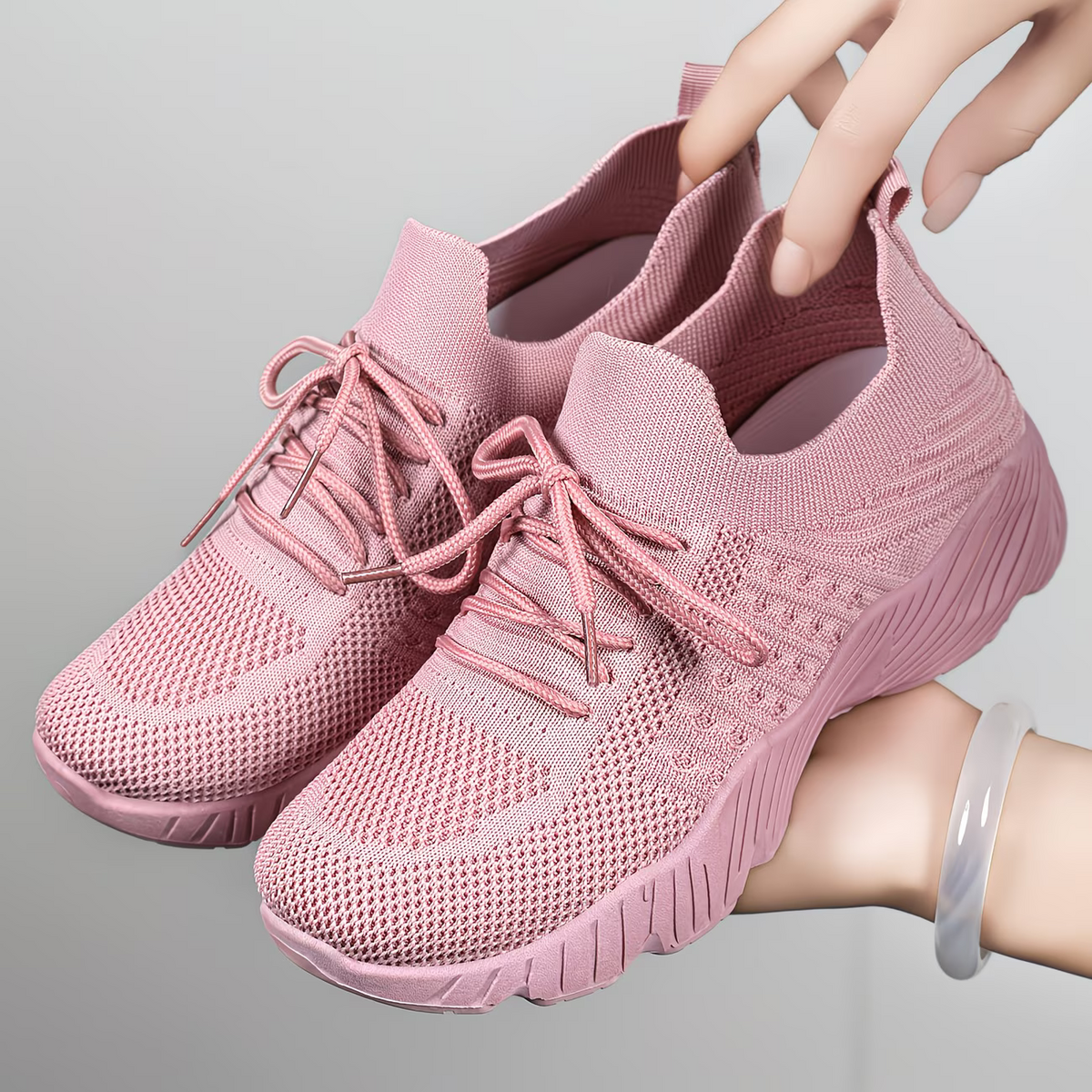 Women‘s Comfortable Mesh Lace-Up Sneakers Sports Shoes