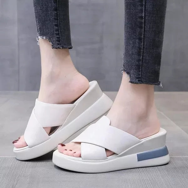 LEATHER HEEL SANDAL